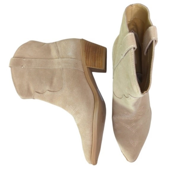 Dolce Vita Solow Western Bootie -Size 8.5 and 9 Dune Suede Color - Picture 2 of 16